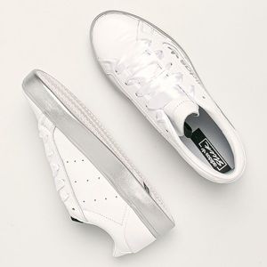 New Adidas sleek white sneakers